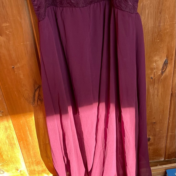 Formal dress - Picture 2 of 4